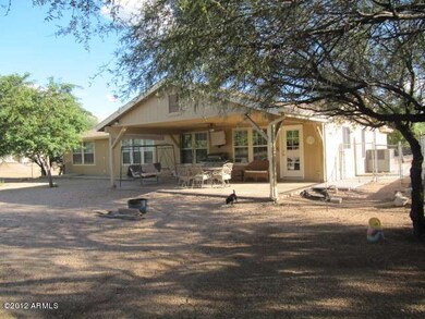 Rear Patio-Yard