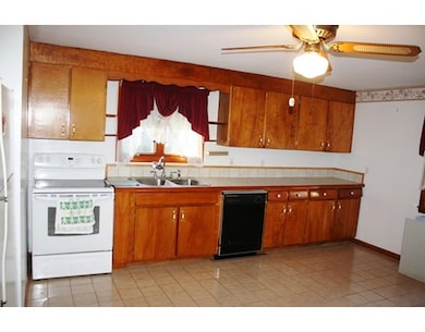 30 West St, South Deerfield, MA 01373 - photo 3