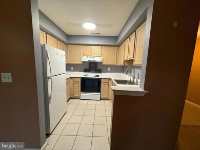 414 Walden Cir, Trenton, NJ 08691 - photo 5