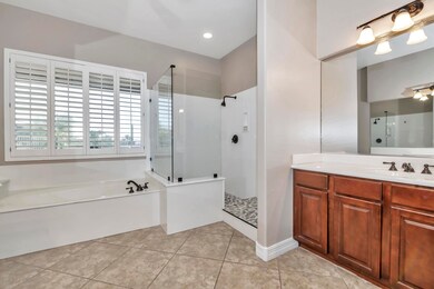 master bath tub