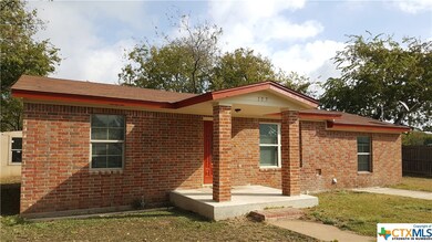 107 E Washington Ave, Copperas Cove, TX 76522 - photo 2