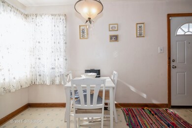 Dining/Kitchen