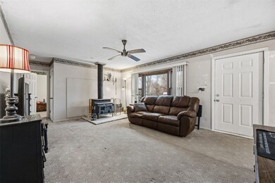 1724 O Ave NW, Cedar Rapids, IA 52405 - photo 5