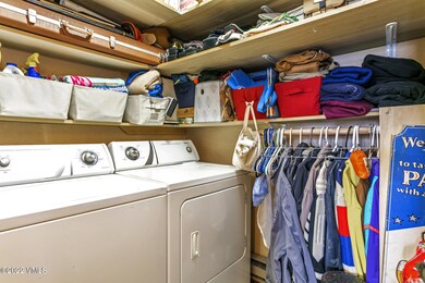 371 Nottingham Rd Laundry-