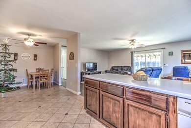 6898HemlockStreet_009