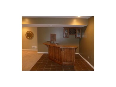 WET BAR IN BASEMENT!!