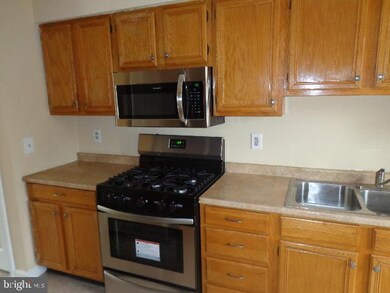 7155 Mahogany Dr, Hyattsville, MD 20785 - photo 7