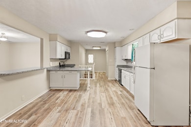 6112 Clayberry Dr, Knoxville, TN 37931 - photo 6