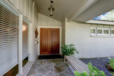 346 E Gaywood Dr, Houston, TX 77079 - photo 3