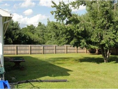 9 Allen Park Rd, Springfield, MA 01118 - photo 2