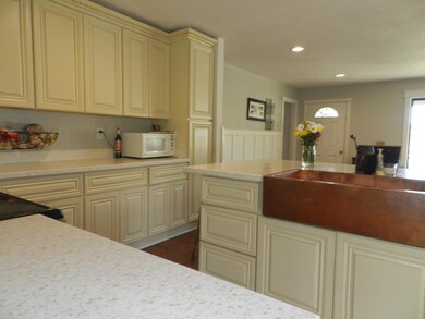 6827 Cypress Dr, Central Point, OR 97502 - photo 4