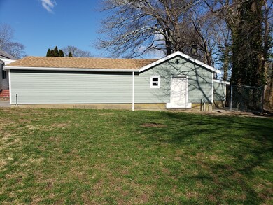 17 Meadow St, South Dartmouth, MA 02748 - photo 7