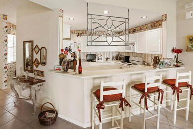 12486 Crystal Pointe Dr 101-large-007-19