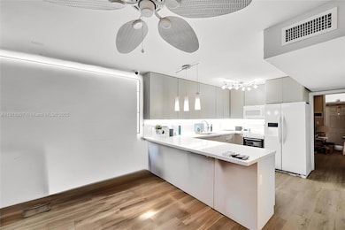 322 Taylor St unit 1D, Hollywood, FL 33019 - photo 4