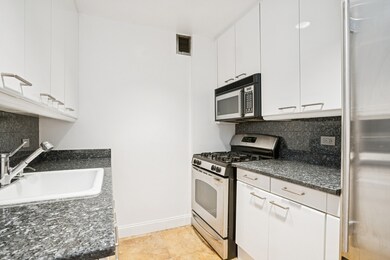 Metropolitan Tower unit 34A, New York, NY 10019 - photo 4