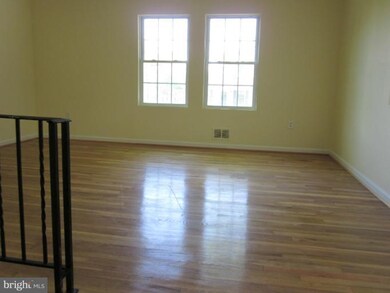 6010 Somerset Rd, Riverdale, MD 20737 - photo 4