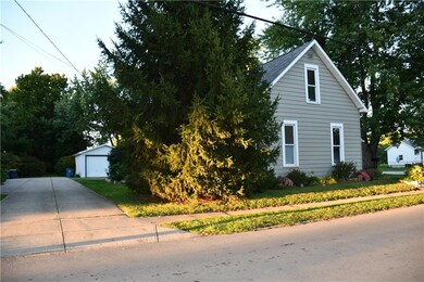 807 W 2nd St, Sheridan, IN 46069 - photo 2