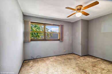 402 N Pioneer Rd, Waukegan, IL 60085 - photo 5