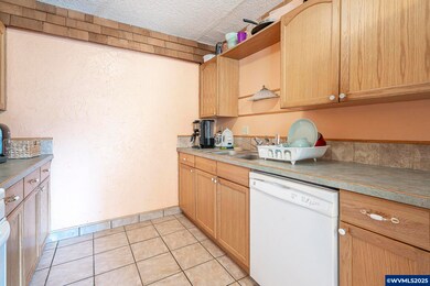 Driftwood Village unit 27, Springfield, OR 97477 - photo 6