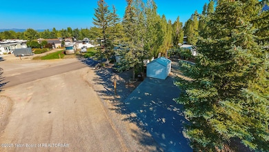 180 Whiffle Tree Dr, Thayne, WY 83127 - photo 2