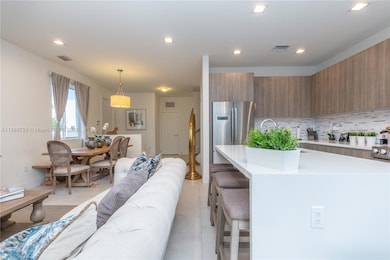 10280 NW 72nd St, Doral, FL 33178 - photo 7