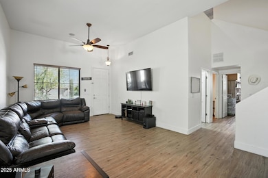 Adamanda livingroom