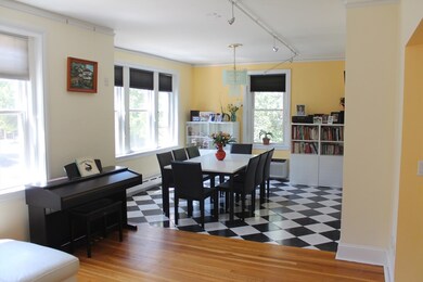 145 Babcock St unit 3, Brookline, MA 02446 - photo 2