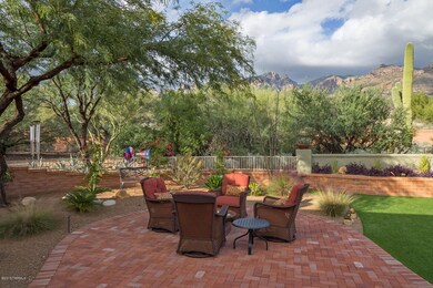 FIRE PIT CONVERSATION AREA