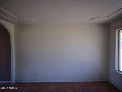 023-325796 - Living Room II