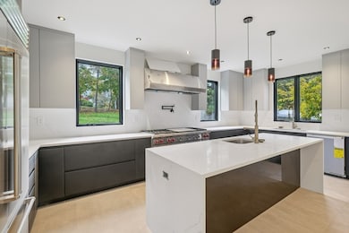 883 Greendale Ave, Needham, MA 02492 - photo 6