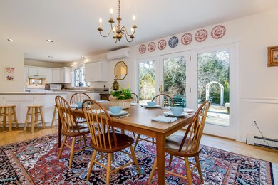 009-photo-dining-room-6711345