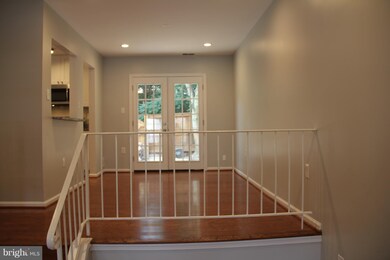 9927 Capperton Dr, Oakton, VA 22124 - photo 6