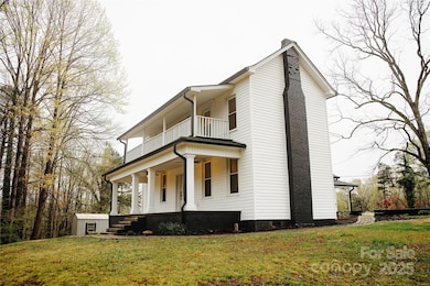 45 Hoyle St unit 1-2, Marion, NC 28752 - photo 5