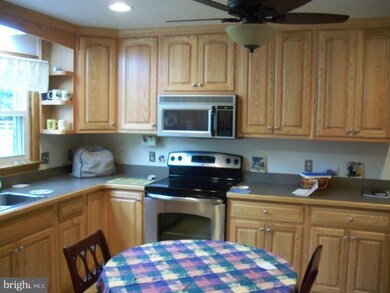 7912 Runnymeade Dr, Frederick, MD 21702 - photo 5