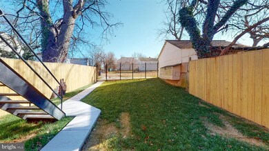 1009 46th St NE unit 2, Washington, DC 20019 - photo 5