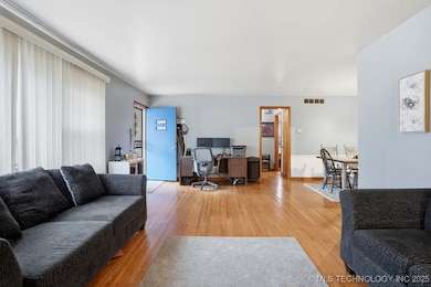 582 N Xenophon Ave, Tulsa, OK 74127 - photo 3