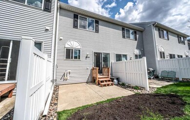 15513 Float Ln Apple Valley MN-small-004-018-Back 