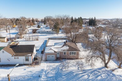 721 1st Ave E (2 of 12)