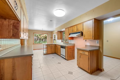 240 Vine St, West Bend, WI 53095 - photo 6