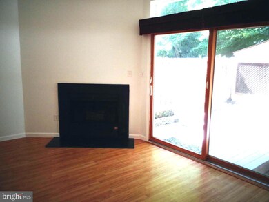 18028 Olde Port Ln, Triangle, VA 22172 - photo 7