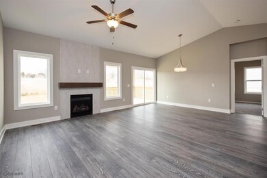 9914 Marnewood Dr, Johnston, IA 50131 - photo 5