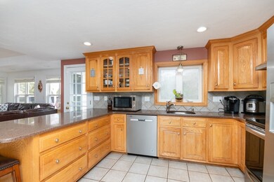 1090 Pond St, Franklin, MA 02038 - photo 5
