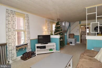 237 W Elm St, Reading, PA 19607 - photo 5