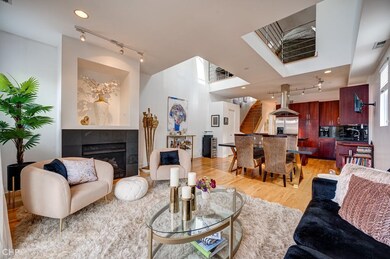 945 N Honore St unit 3, Chicago, IL 60622 - photo 2