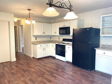 9100 Seven Oaks Ln, Denton, TX 76210 - photo 3