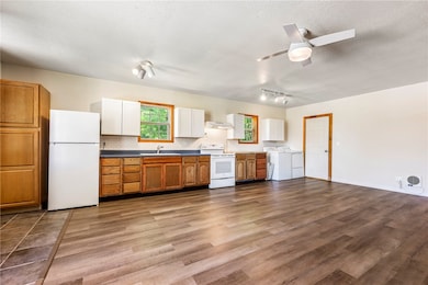 Fridge, washer, and dryer convey!