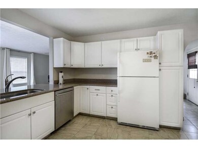 Kitchen. Big stainless sink and new dishwasher, Al