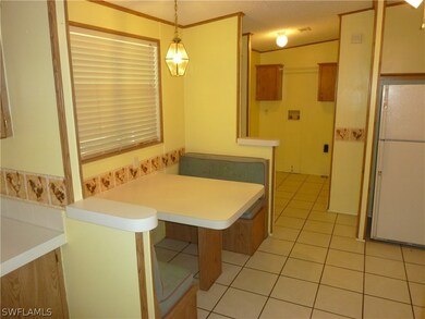Built in Banquette Breakfast & Coffee area in Kitchen