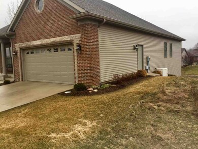 18113 Cloverleaf Dr S, South Bend, IN 46637 - photo 2