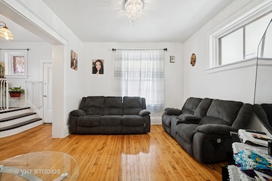 558 N Crystal St, Elgin, IL 60123 - photo 3